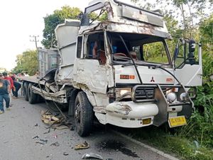 Laka Truk Vs Truk di Muratara Sebabkan 1 Tewas-2 Luka Berat