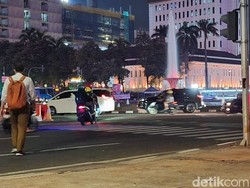 Massa Demo di Patung Kuda Bubar, Lalin Arah Istana Kembali Dibuka