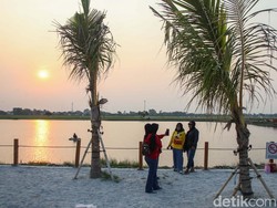 Bekasi Punya Danau Pasir Putih, Tiket Masuk Gratis!