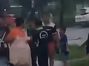 Viral Pikap Dijarah saat Terjebak Banjir di Medan, Polisi Selidiki Viral Pikap Dijarah saat Terjebak Banjir di Medan, Polisi Selidiki