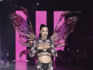 Foto: Reuni Para Bidadari Victorias Secret, Adu Seksi Lingerie Bersayap Foto: Reuni Para Bidadari Victorias Secret, Adu Seksi Lingerie Bersayap