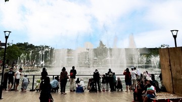 Menikmati Wisata Taman Modern nan Cantik Seluas 2,9 Hektar di Bandung