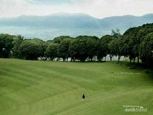 Tak Disangka, Garut Punya Lapangan Golf Nan Hijau Secantik Ini Tak Disangka, Garut Punya Lapangan Golf Nan Hijau Secantik Ini