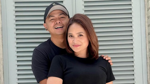 Gosip Terkini Selebriti Insertlive : Batal Berangkat Haji, Istri Wendi Cagur: Allah Paling Tahu yang Terbaik untuk Kami