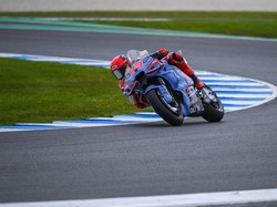 Hasil MotoGP Australia 2024: Marc Marquez Juara Usai Asapi Jorge Martin