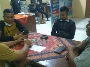 Bank Titil di Probolinggo Hampir Dimassa Usai Cium Remaja Saat Nagih Bank Titil di Probolinggo Hampir Dimassa Usai Cium Remaja Saat Nagih