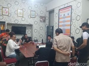 Danny Pomanto Jalani Pemeriksaan Usai Dilaporkan ke Bawaslu: Kami Taat Hukum Danny Pomanto Jalani Pemeriksaan Usai Dilaporkan ke Bawaslu: Kami Taat Hukum