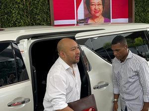 Video: Muzani Sebut Didit Prabowo Sangat Akrab dengan Keluarga Puan Video: Muzani Sebut Didit Prabowo Sangat Akrab dengan Keluarga Puan