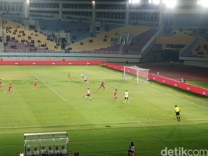 Laga Persis Solo melawan Borneo FC di di Stadion Manahan Solo, Sabtu (19/10/2024).