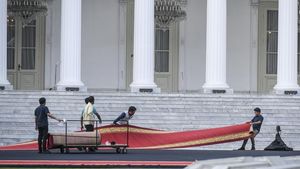 Melihat Persiapan Pisah Sambut Presiden di Istana Merdeka