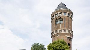 Wujud Menara Air Abad ke-19 Disulap Jadi Apartemen Mewah, Cakep Banget!