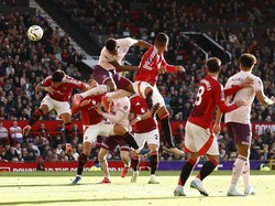 Babak I Selesai, Brentford Ungguli MU 1-0