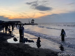 Desa di Subang yang Ditelan Ganasnya Abrasi Laut Jawa