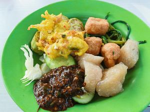 Resep Rujak Gamel Khas Cirebon, Segar Gurihnya Nampol