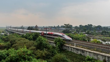 Setahun Beroperasi, Kereta Cepat Whoosh Layani 5,8 Juta Penumpang