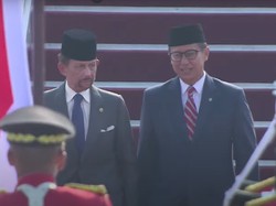 Video: Sultan Brunei Tiba di Bandara Soetta Jelang Pelantikan Prabowo-Gibran