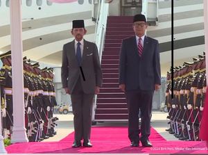 Sultan Brunei Darussalam Tiba di RI Jelang Pelantikan Prabowo-Gibran Sultan Brunei Darussalam Tiba di RI Jelang Pelantikan Prabowo-Gibran
