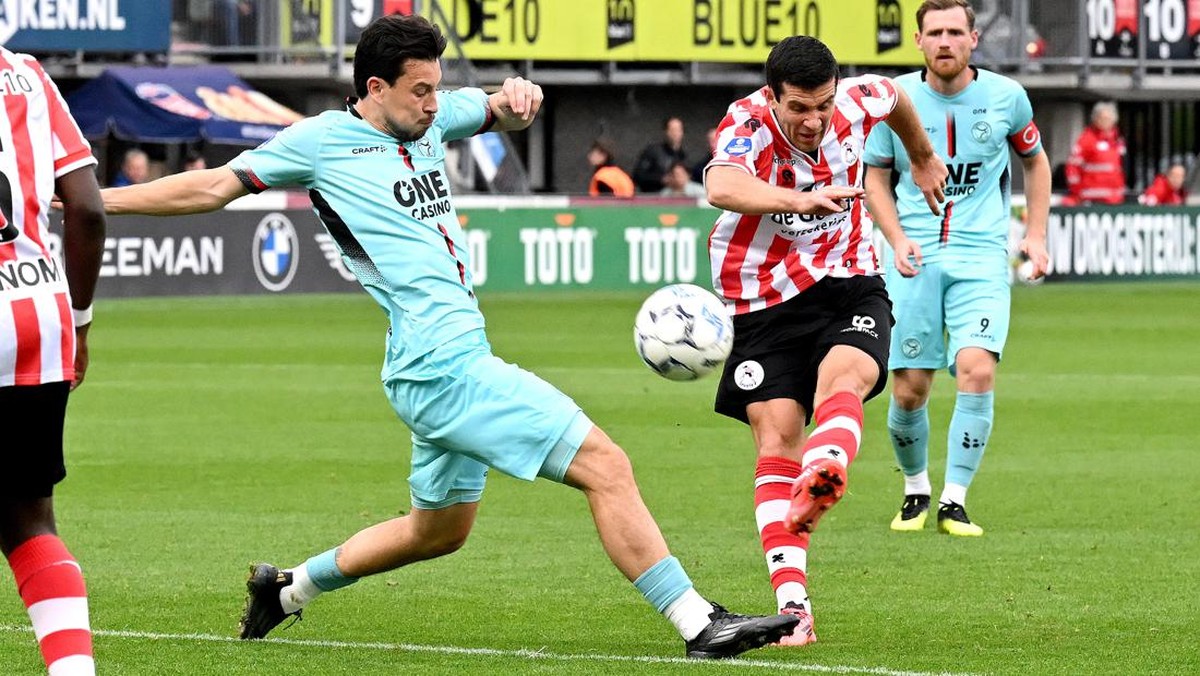 Almere City ditahan Sparta Rotterdam 2-2, membuat Thom Haye dkk masih sulit menang di Liga Belanda. (Foto: GERRIT VAN KEULEN/ANP via Getty Images)