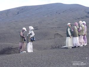 Mengagumi Bekas Letusan Anak Krakatau yang Dramatis Mengagumi Bekas Letusan Anak Krakatau yang Dramatis