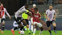 Menit bermain Samuel Chukwueze berkurang di bawah arahan Sergio Conceicao. Sehubungan dengan itu, ia pun santer disebut-sebut bakal angkat kaki dari Milan musim panas nanti.  Foto: AC Milan via Getty Images/Claudio Villa  
