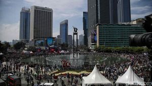 Bundaran HI Makin Ramai Jelang Kedatangan Prabowo-Gibran