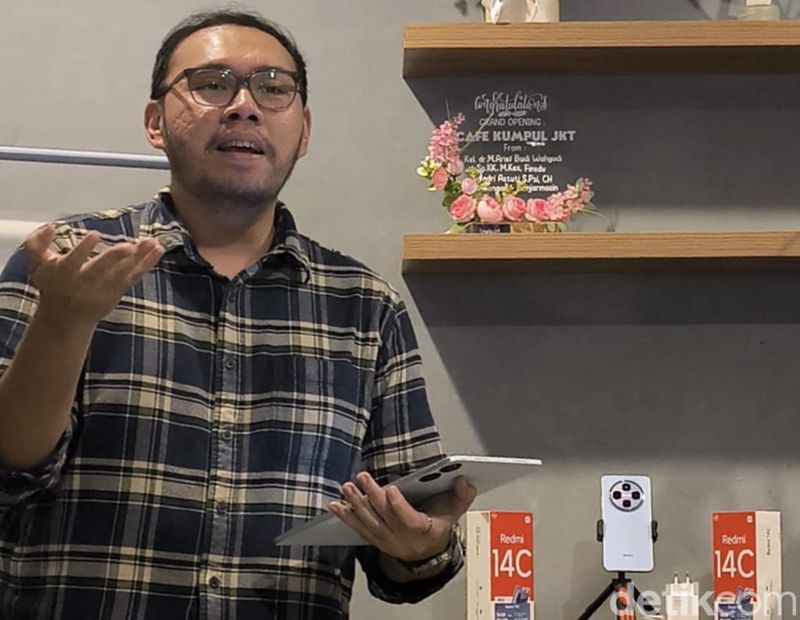 Contoh selfie dari kamera depan Redmi 14C