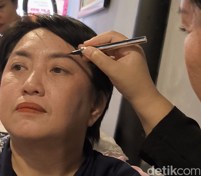 Contoh selfie dari kamera depan Redmi 14C Contoh selfie dari kamera depan Redmi 14C