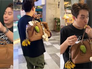 Kocak! Edric Tjandra Pakai Bag Charm Terong hingga Merica Sachet Kocak! Edric Tjandra Pakai Bag Charm Terong hingga Merica Sachet