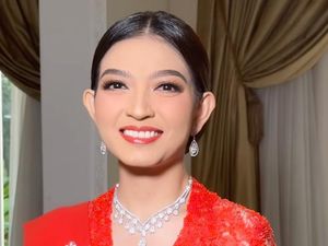 7 Foto Gaya Glamor Selvi Ananda Resmi Jadi Ibu Wapres, Bawa Tas Desainer RI 7 Foto Gaya Glamor Selvi Ananda Resmi Jadi Ibu Wapres, Bawa Tas Desainer RI