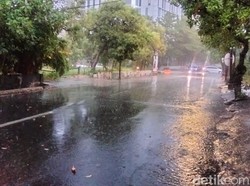 BMKG Juanda Imbau Warga Jatim Waspadai Cuaca Ekstrem Sepekan ke Depan BMKG Juanda Imbau Warga Jatim Waspadai Cuaca Ekstrem Sepekan ke Depan