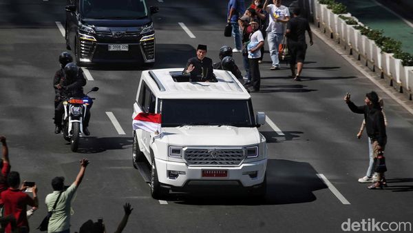 Jokowi Pamit Sama Warga Jakarta Saat Menuju Lanud Halim