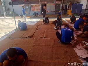 Jeruji Besi Tak Putus Kreasi Napi Lapas Sumedang