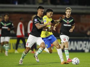 RKC Waalwijk Vs Twente: Mees Hilgers Nyaris Bikin Gol, Laga Tuntas 2-2