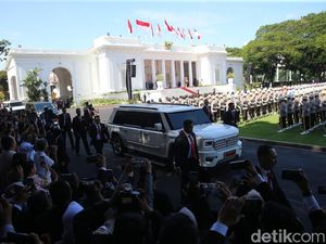 Video: Prabowo Antar Jokowi Naik Maung ke Halim untuk Pulkam ke Solo