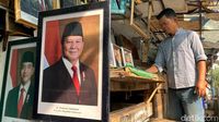 Pedagang Pigura Raup Berkah dari Pelantikan Prabowo-Gibran