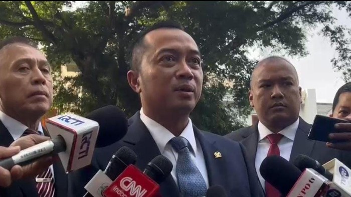 Politikus Partai Gerindra Prasetyo Hadi mensesneg