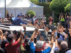 Rasa Haru dan Bahagia Warga Saat Disapa Prabowo-Gibran Usai Pelantikan