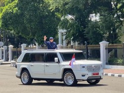 Naik Maung, Prabowo Tiba di Istana Disambut Jokowi