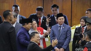 Saat Puan dan Prabowo Asyik Selfie Usai Pelantikan