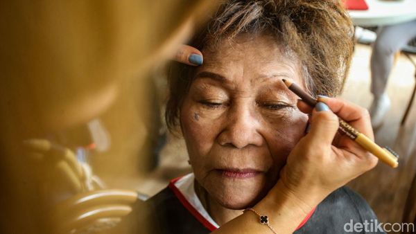 Serunya Pertukaran Budaya Merias Wajah Versi Filipina dan Indonesia