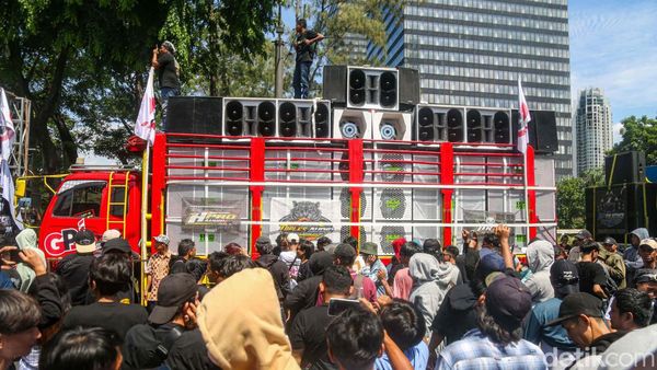 Sound Horeg Getarkan Pesta Pelantikan Prabowo-Gibran di Sudirman