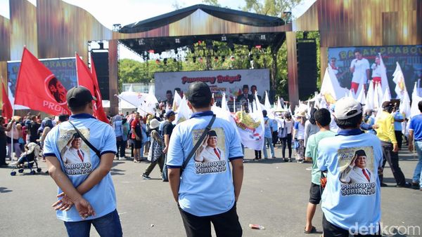 Suasana Depan Istana Merdeka Saat Pelantikan Presiden-Wakil Presiden