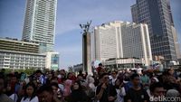 Suasana di Bundaran HI Jelang Pelantikan Prabowo-Gibran