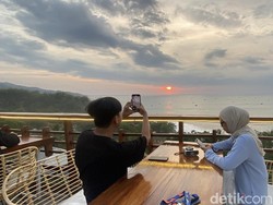 Menikmati Indahnya Senja di Bukit Sunset Hill Sukabumi