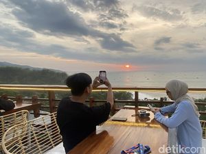 Menikmati Indahnya Senja di Bukit Sunset Hill Sukabumi Menikmati Indahnya Senja di Bukit Sunset Hill Sukabumi