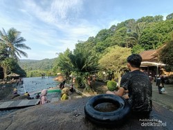 Indah juga Kolam Renang Alami di Purwakarta Ini