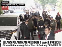 Gibran Naik Toyota Alphard Hybrid ke Pelantikan Presiden dan Wakil Presiden