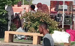 Kecurigaan Rosi Berakhir Pengepungan Pria Bergelagat Aneh di Sukabumi Kecurigaan Rosi Berakhir Pengepungan Pria Bergelagat Aneh di Sukabumi