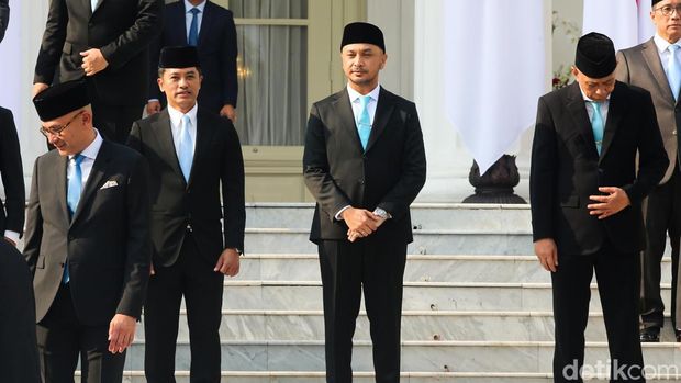 Presiden RI Prabowo Subianto menunjuk Fadli Zon sebagai Menteri Kebudayaan yang tugasnya akan dibantu oleh Giring Ganesha atau yang dikenal sebagai Giring 