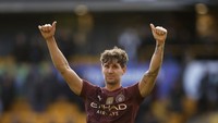Ketangguhan John Stones di lini belakang tak perlu diragukan, namun kini ia mulai rentan cedera. Kontraknya juga tersisa setahun lagi dan belum diperpanjang. Foto: Action Images via Reuters/Jason Cairnduff